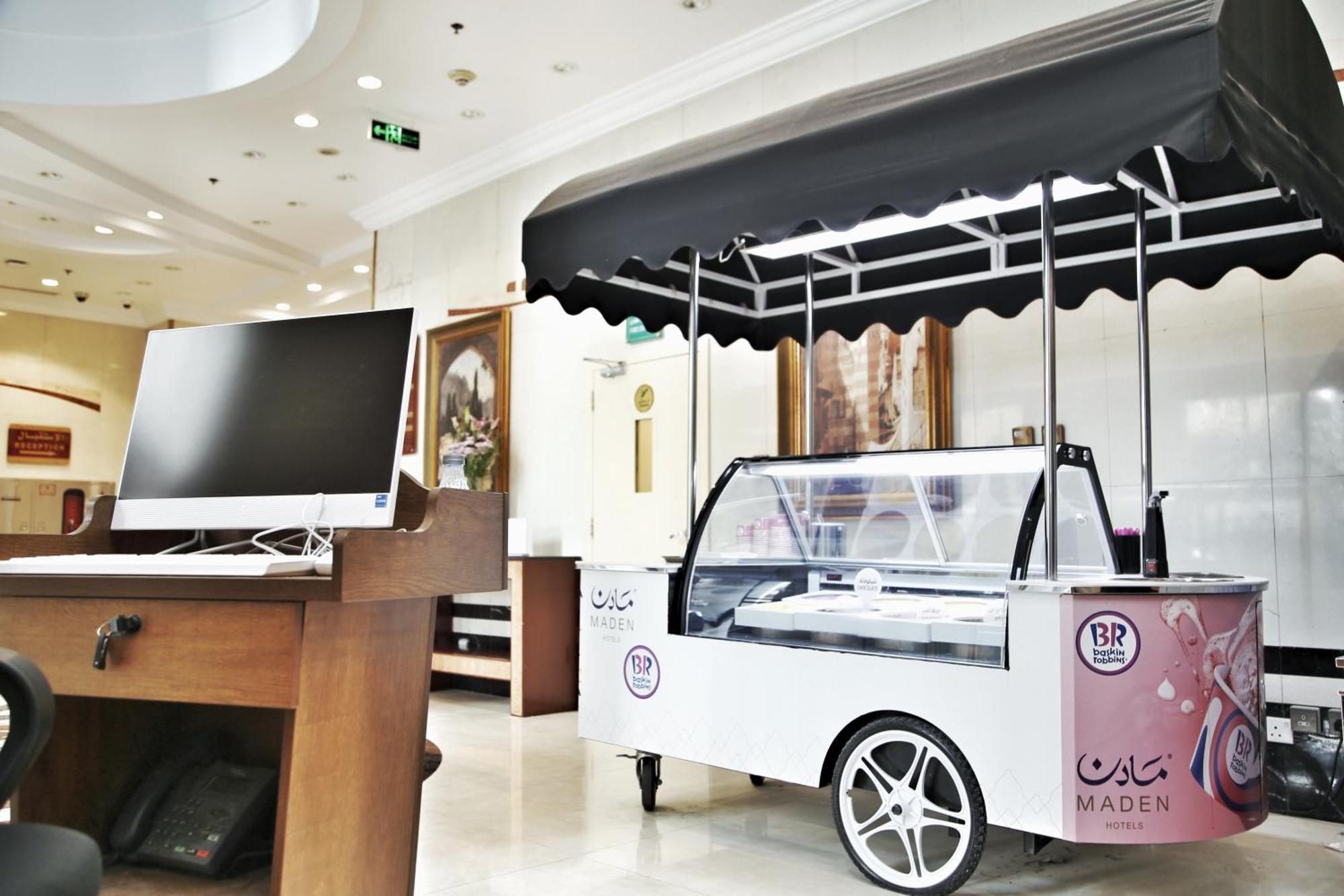Maden Alrawda Medina Exterior foto A Baskin Robbins cart in Dubai